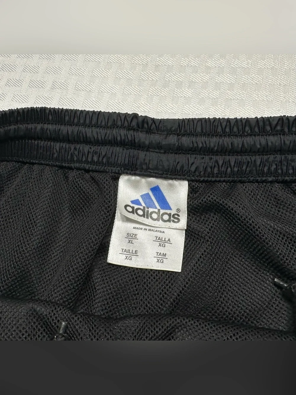 VTG 90s Adidas Black 3-Stripe Mens XL Mesh Lined 32